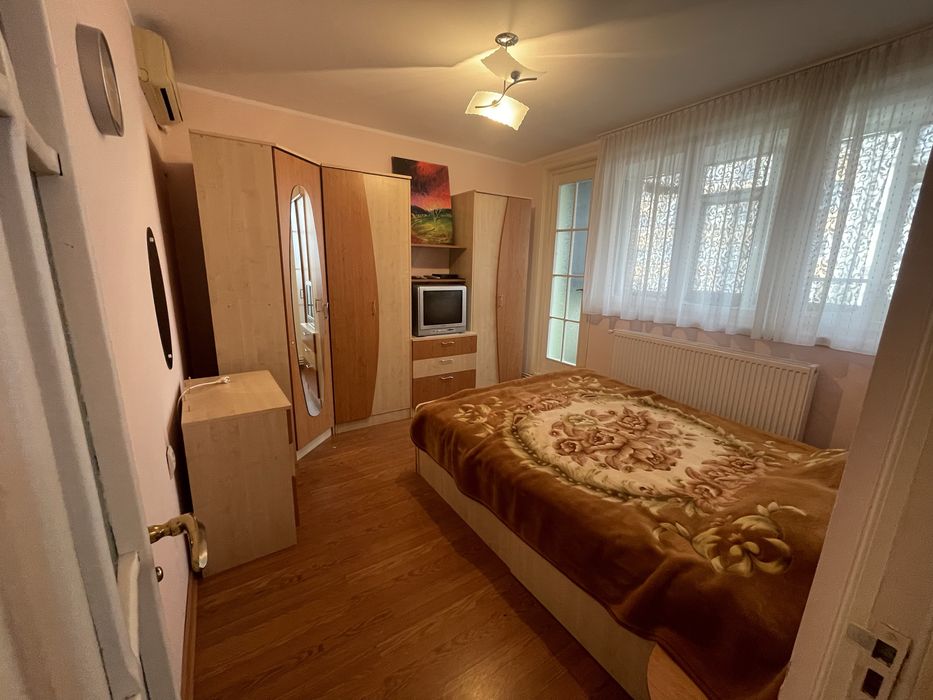 Propietar! Vand apartament cu 3 camere, zona tiglina 1