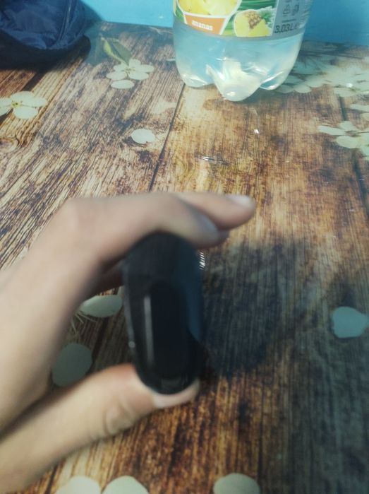 Vând vape gol negru