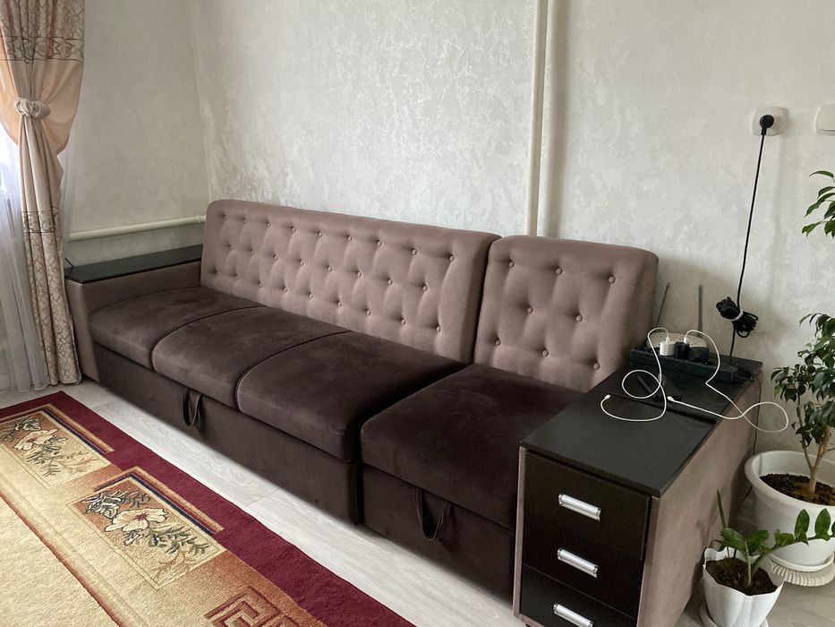 Продается диван для гостинной