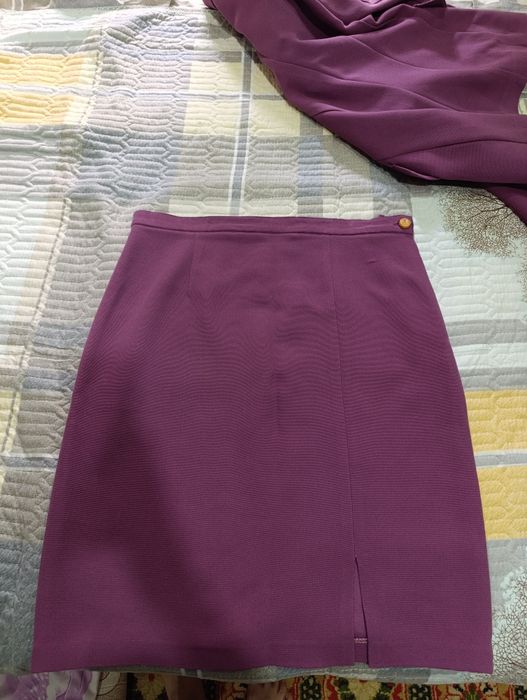 Платья женскии,костюм