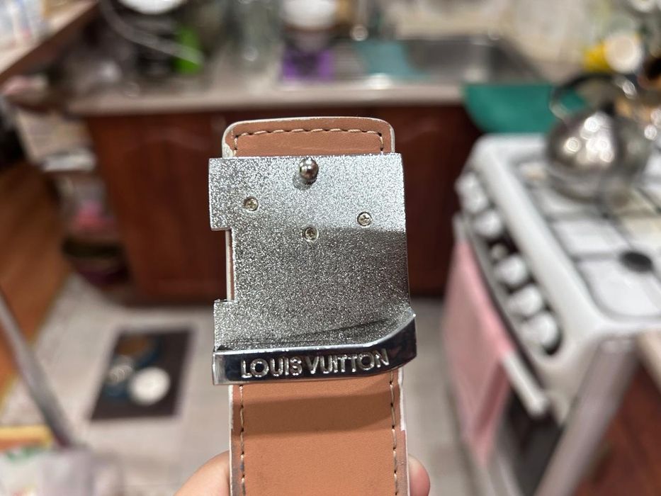 Продам ремень LV
