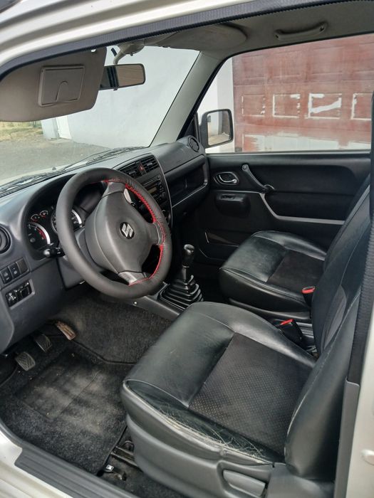 Vând Suzuki Jimny