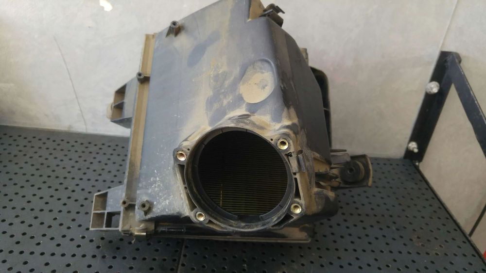Carcasa filtru aer 1.6 b audi a4 b5 8d 058133837e058183 058133843