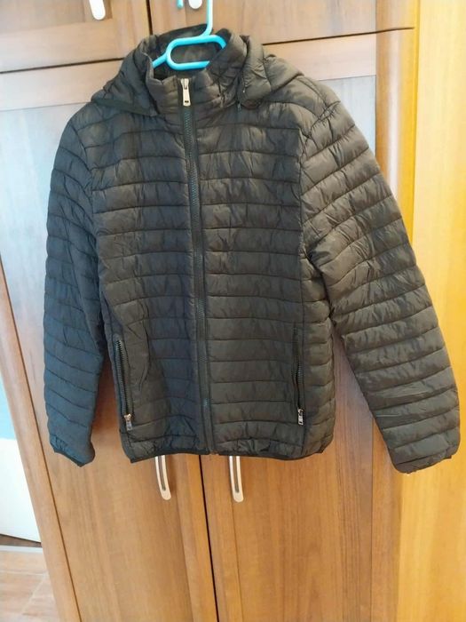 Vind geaca băieți.