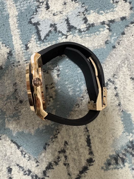 Продаю Часы hublot