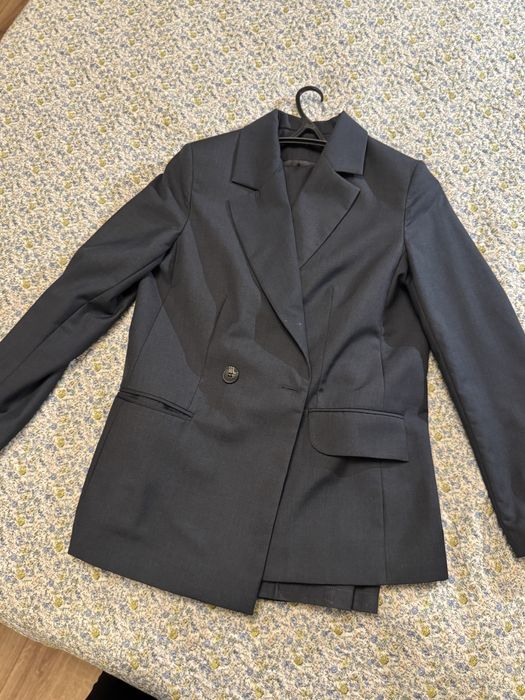 Продам женский костюм