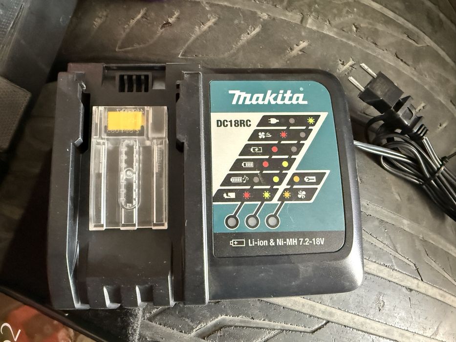 * Makitta DGA504 Аккумуляторная угловая шлифмашина - болгарка (УШМ)