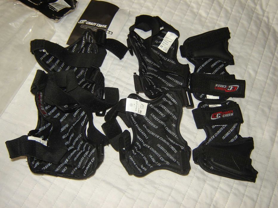 Set protectie genunchi, coate si palme marca Crazy Creek size L