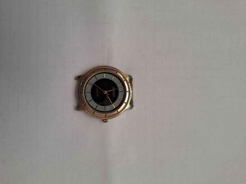 Продавам ръчни часовници.