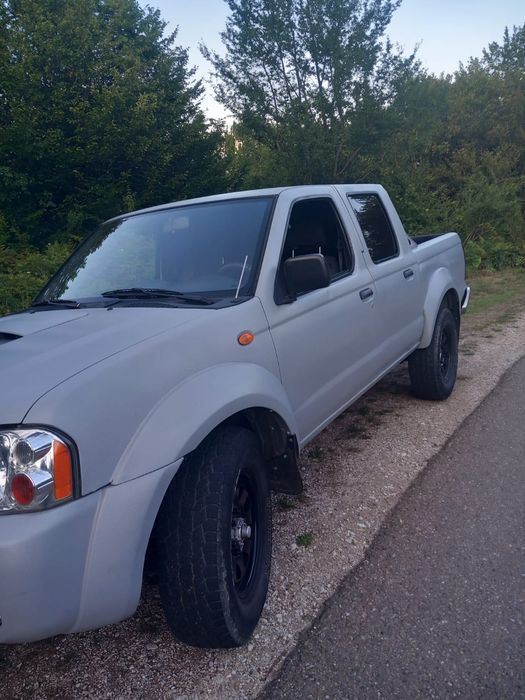 Vând Nissan Navara Pickup
