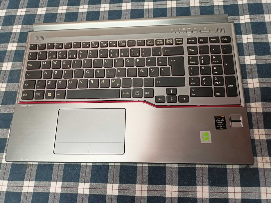 Elemente Fujitsu Simens LifeBook E754
