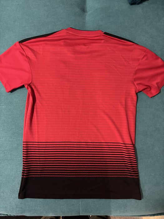 Оригинална тениска на Манчестър Юнайтед
