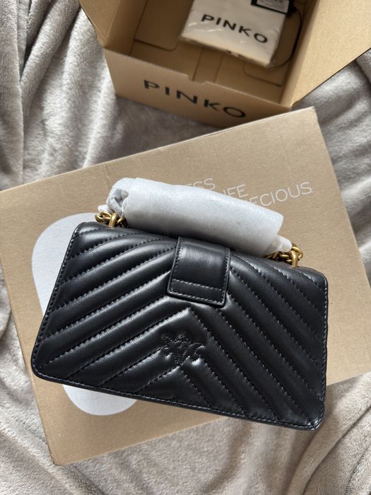 Дамска черна чанта PINKO