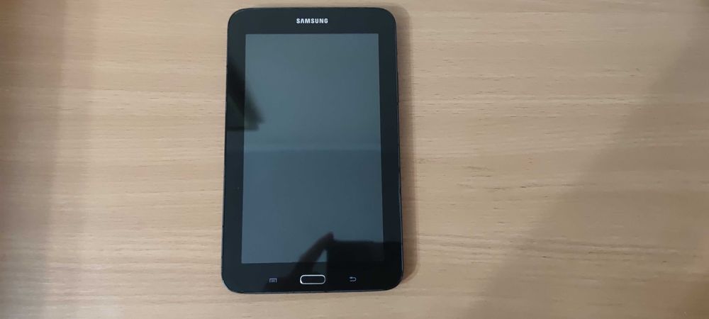 Продам планшет Samsung Tab 3 Lite без сим карты