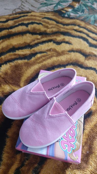 Продам детскую обувь