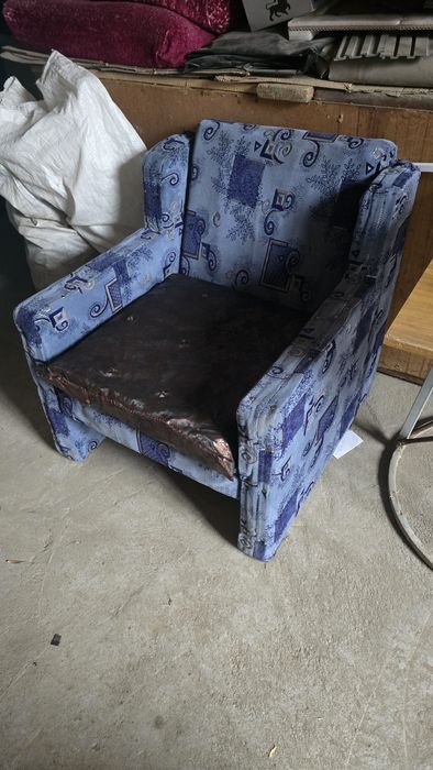 Продам диваны в хорошом состояние