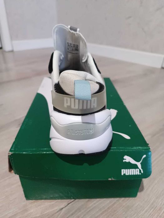 Продам новые кроссовки