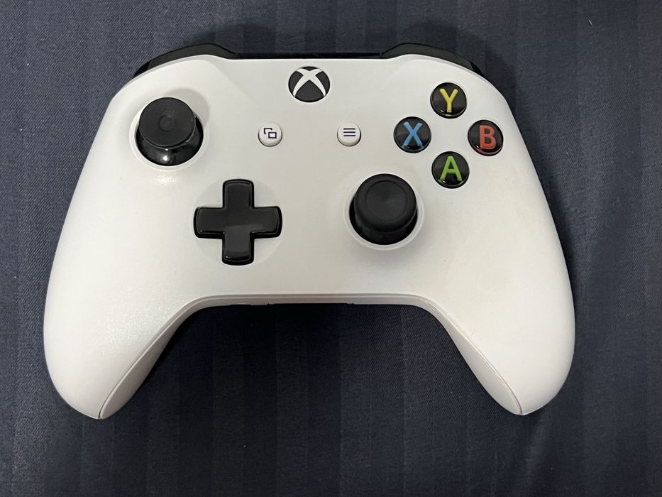 Pachet Gaming: Joystick Xbox One (Model 1708) + Jocuri Xbox + GTA V PS4