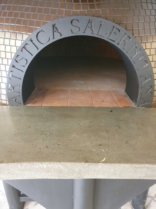 Неаполитанска Пещ на дърва за пица