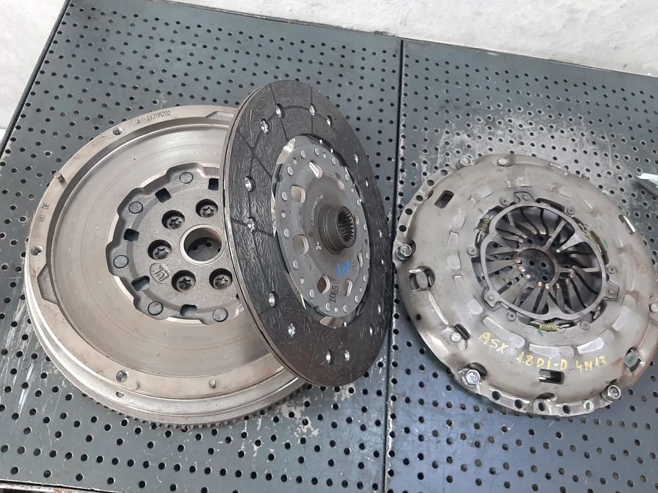 kit ambreiaj volanta masa dubla 1.8 di-d 4n13 mitsubishi asx 2011 disc 8mm  l-03024-0g77-00