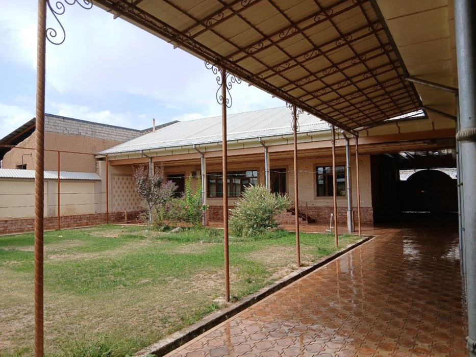 Qibrayda uy sotiladi 7 sotix