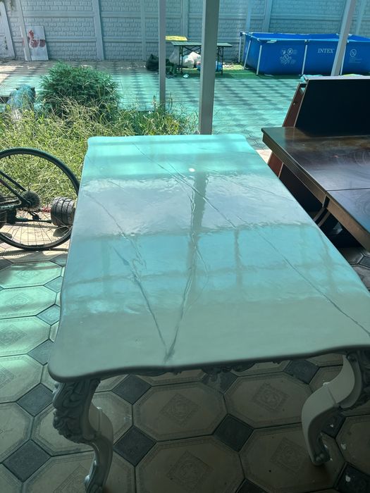 Мраморный стол