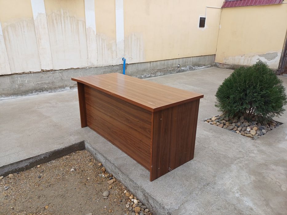 Стол сотилади. Оффис ёки уй учун