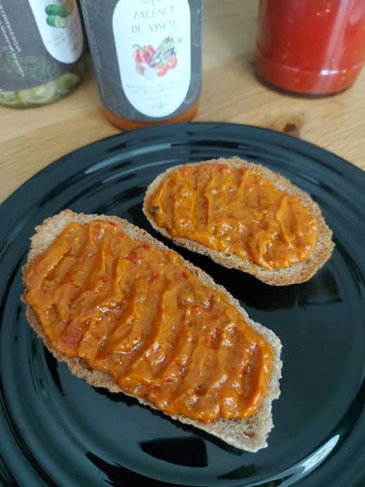 Zacusca de vinete artizanala