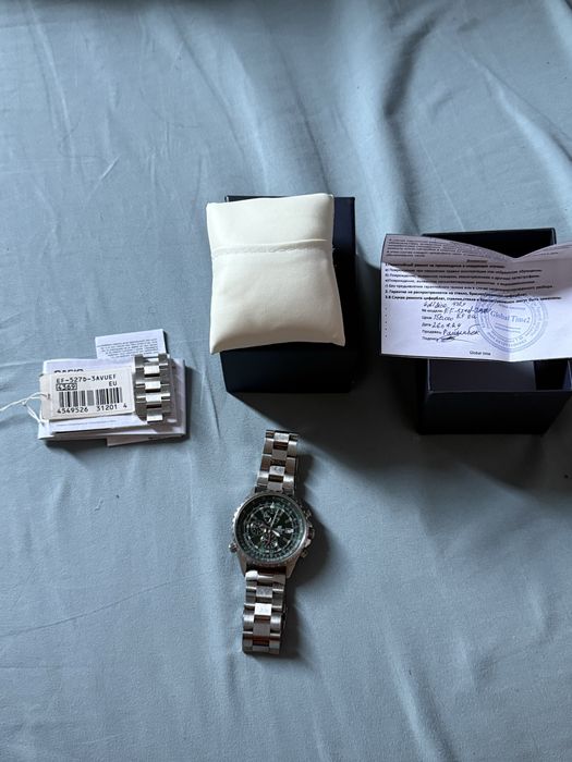 Часы Casio Edifice бу со всеми документами и коробкой