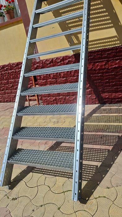 Vând scarii metalice zincate galvanizate la cela mai mic preț din România