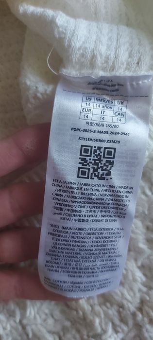 Pulover Guess, 14 ani