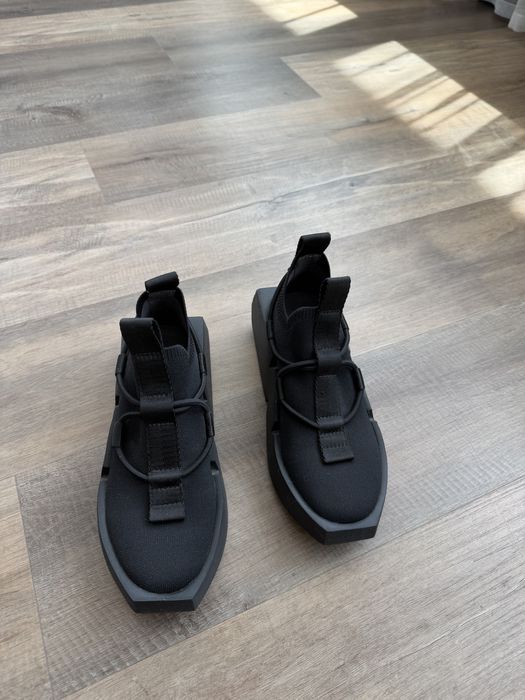 Кроссовки United Nude