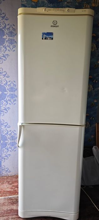 Холодильник Indesit