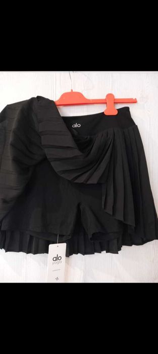 сет за йога / фитнес Alo yoga пола клин блуза