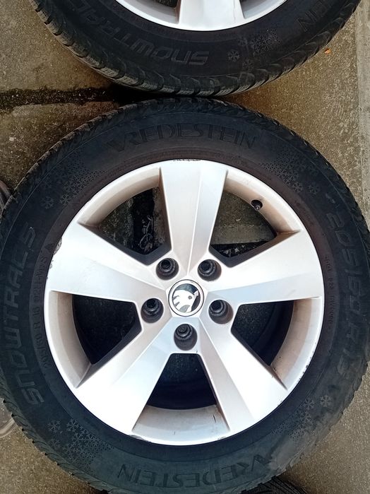 Vând jante originale skoda r16 în stare buna