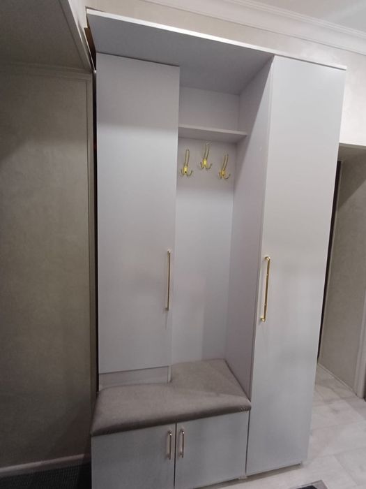 Шкаф прихожая новая