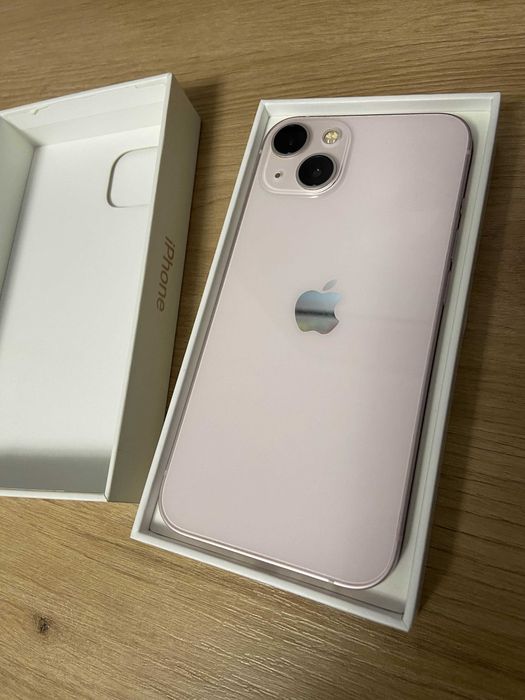 iPhone 13 256GB PINK - Stare impecabilă + 7 huse la pachet