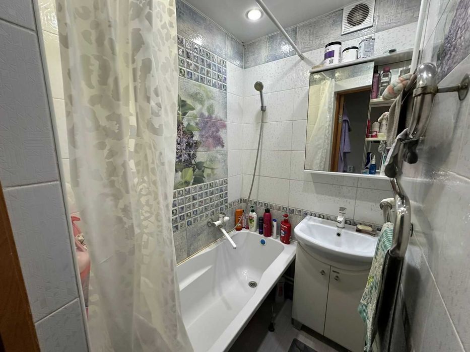 продам 3 комнатную квартиру