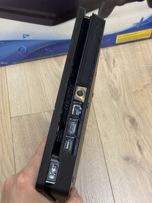 PlayStation 4 Slim