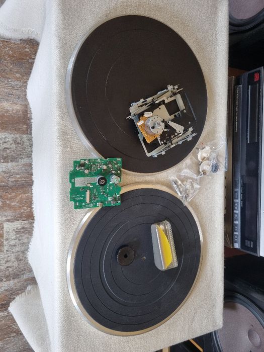 Pachet 2 buc Slipmat pickup, componente minidisc Sony, platane