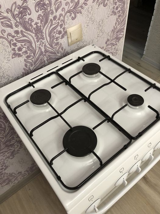 Продам газовую плиту