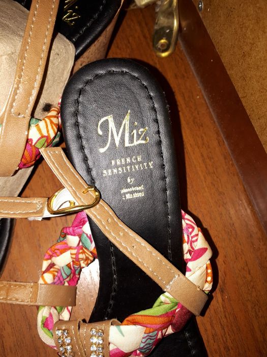 Босоножки шикарные