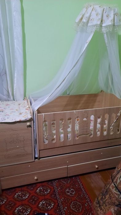 Детский кровать холати яхши оз ишлатилган