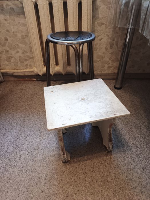 Кухонный столик б/у