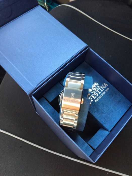 Ceas festina nou