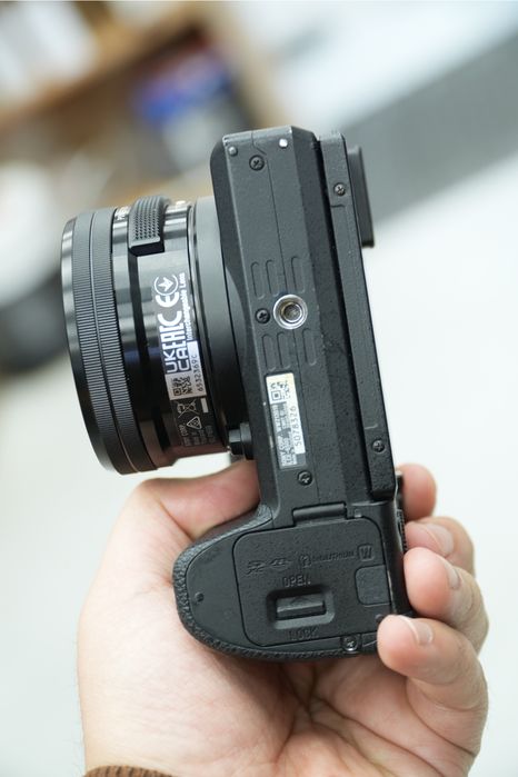 Sony A6500 4K 16-50mm aparat лучше чем Sony A6400 или Sony ZV-E10