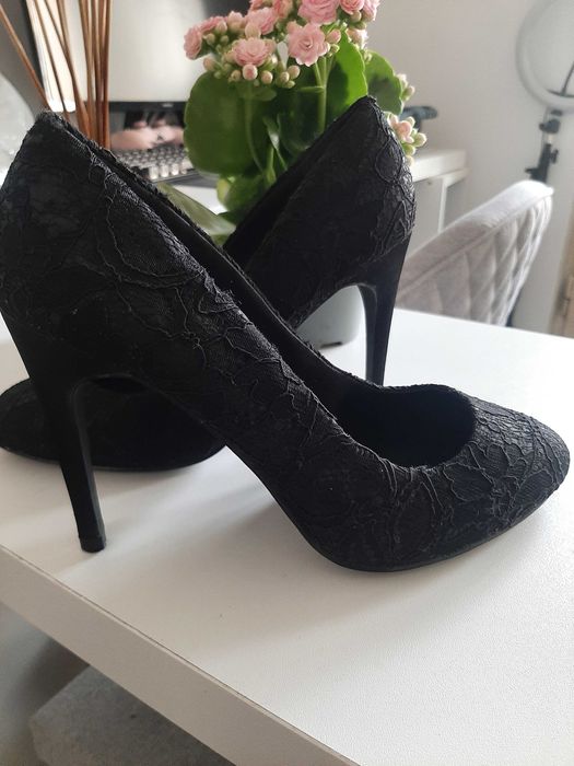 Pantofi eleganți