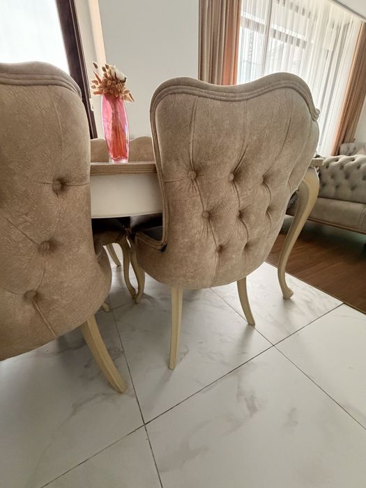 Стол со стульями