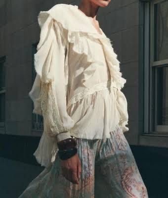 Zara уникална риза нова XS