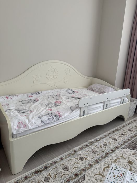 Продам спальный гарнитур